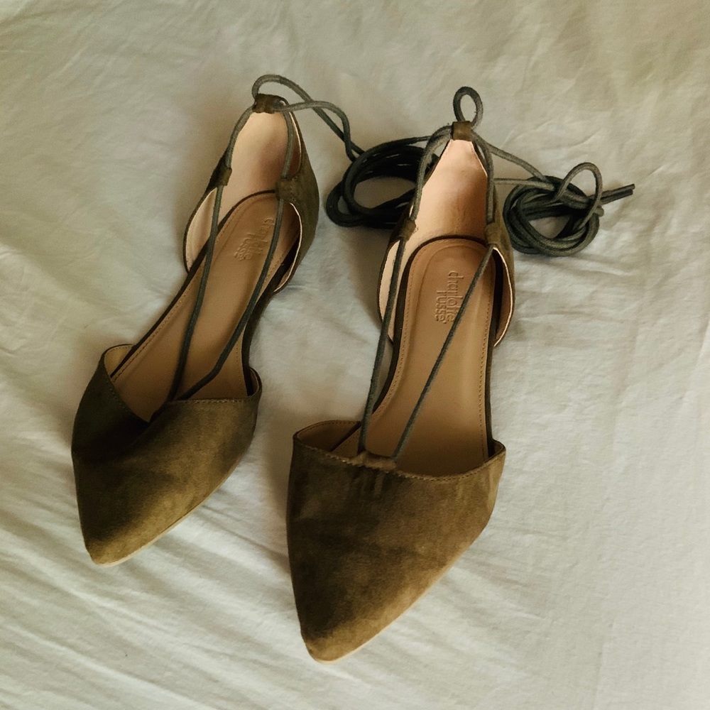 Pointed-Toe Lace-Up Flats